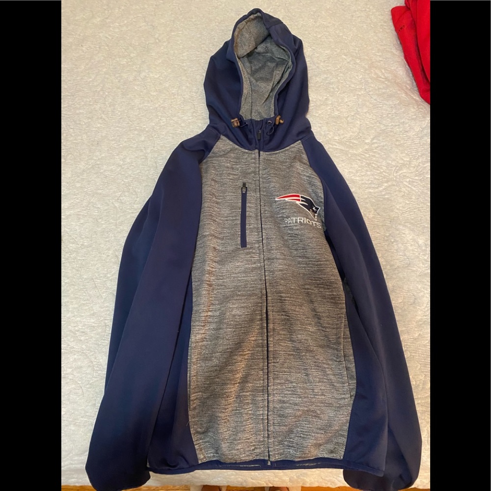 Men’s Patriots zip up hoodie